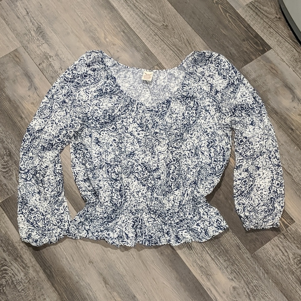 Long sleeve patterned top with peplum